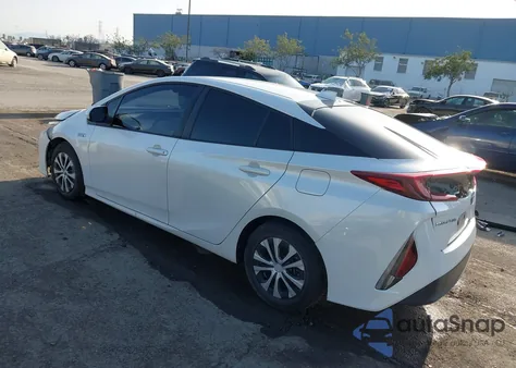2021 Toyota Prius Prime Le z USA, uszkodzony, nr VIN JTDKAMFP1M3177940